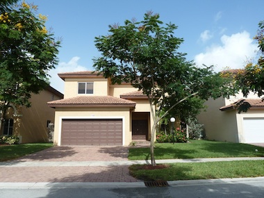 Ogden-Front_Yard_Backyard-suburban_home