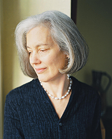 Sarah Handler: The Elegant Fantastic in “Beautiful Women” Paintings