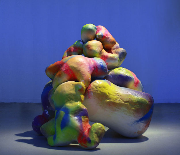 STATIONED IN BETWEEN: tension, time and tactility